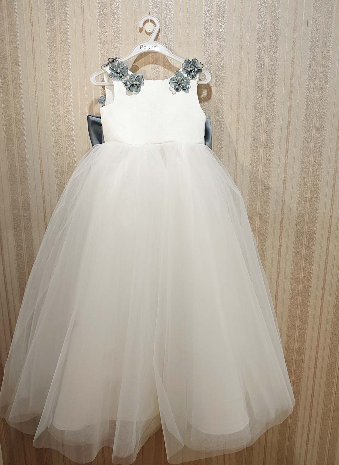 Floryme Ball-gown/Princess Scoop Neck Satin Tulle Floor-length Flower Girl Dress With Bow