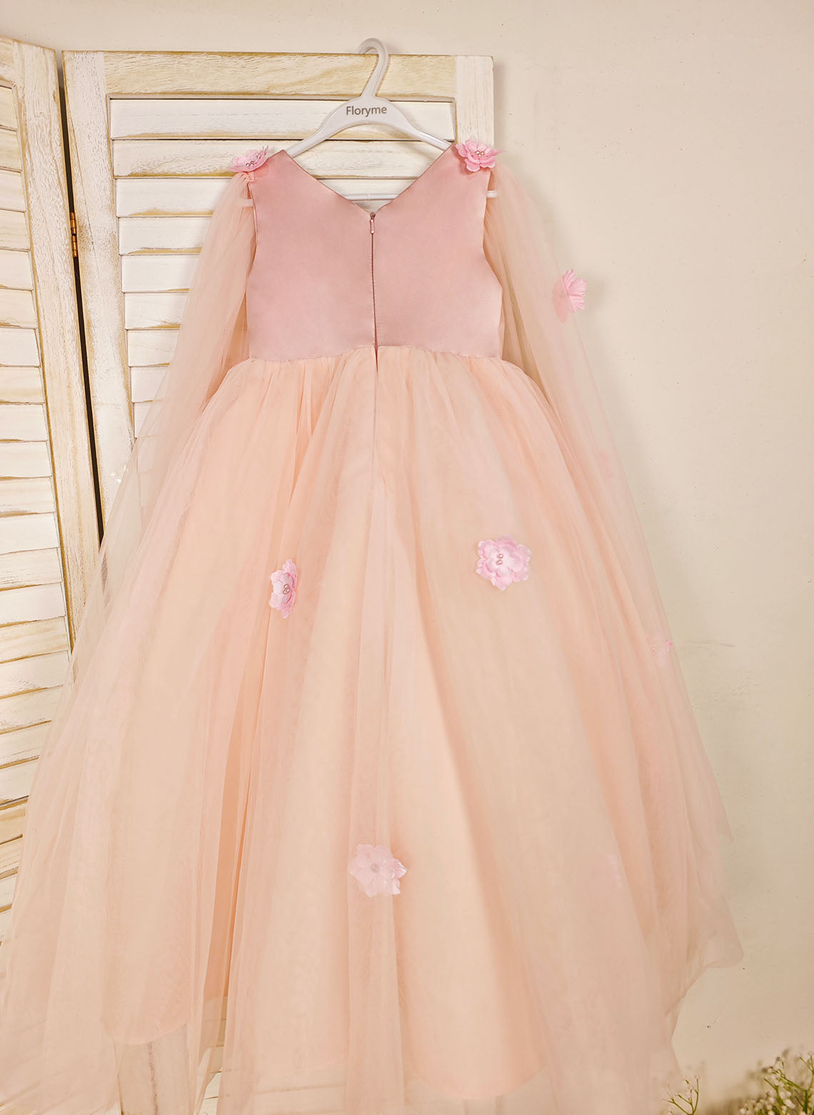 Floryme Ball-Gown Scoop Tulle/Satin Floor-length Flower Girl Dress With 3D Flower/Beading