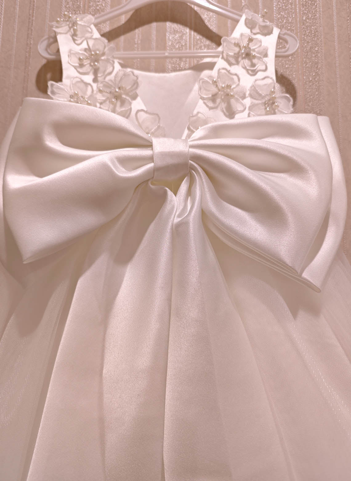 Floryme Ball-gown/Princess Scoop Neck Satin Tulle Floor-length Flower Girl Dress With Bow