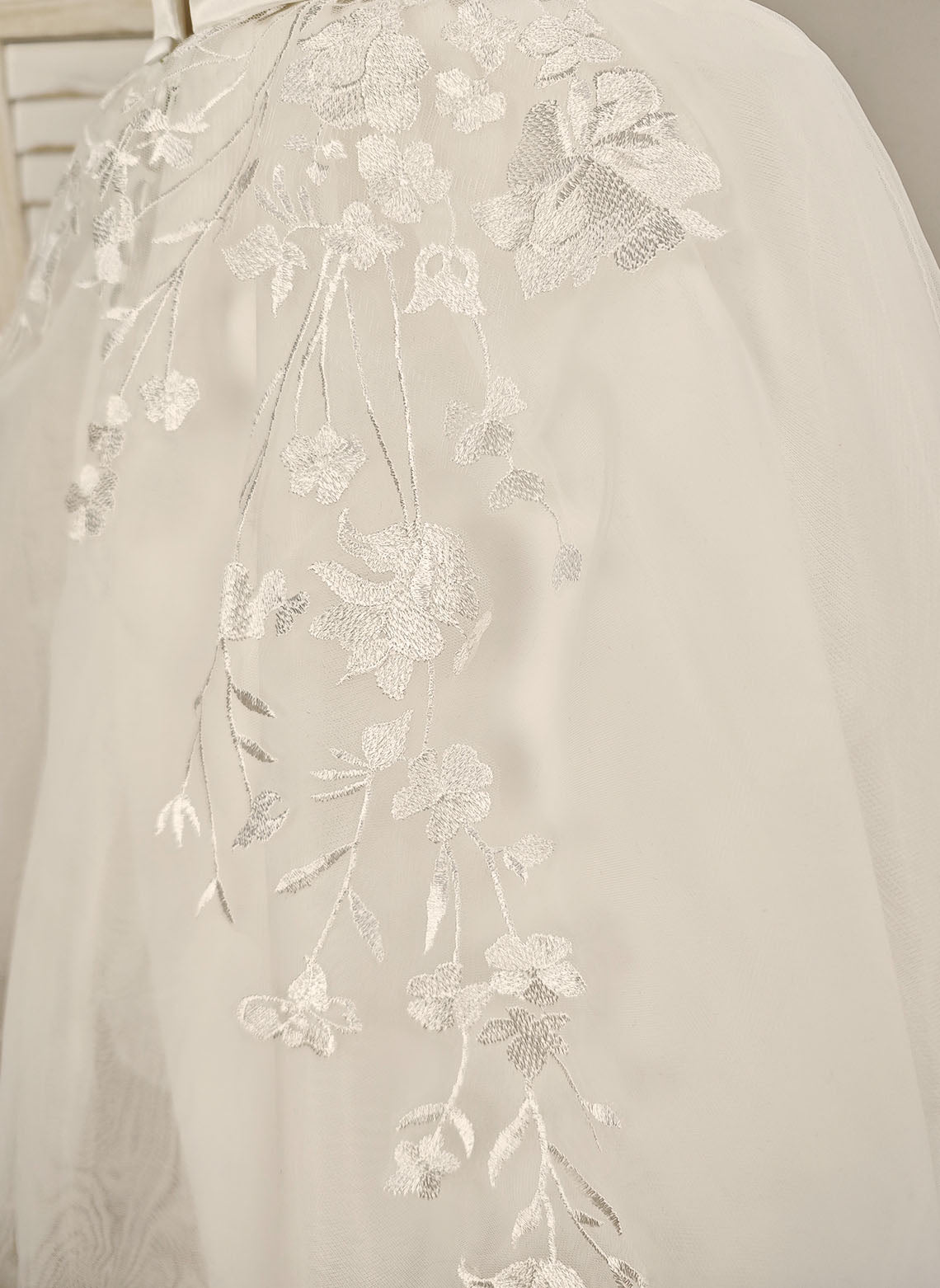 Floryme Ball-Gown Scoop Tulle/Satin Tea-Length Flower Girl Dress With Lace Applique