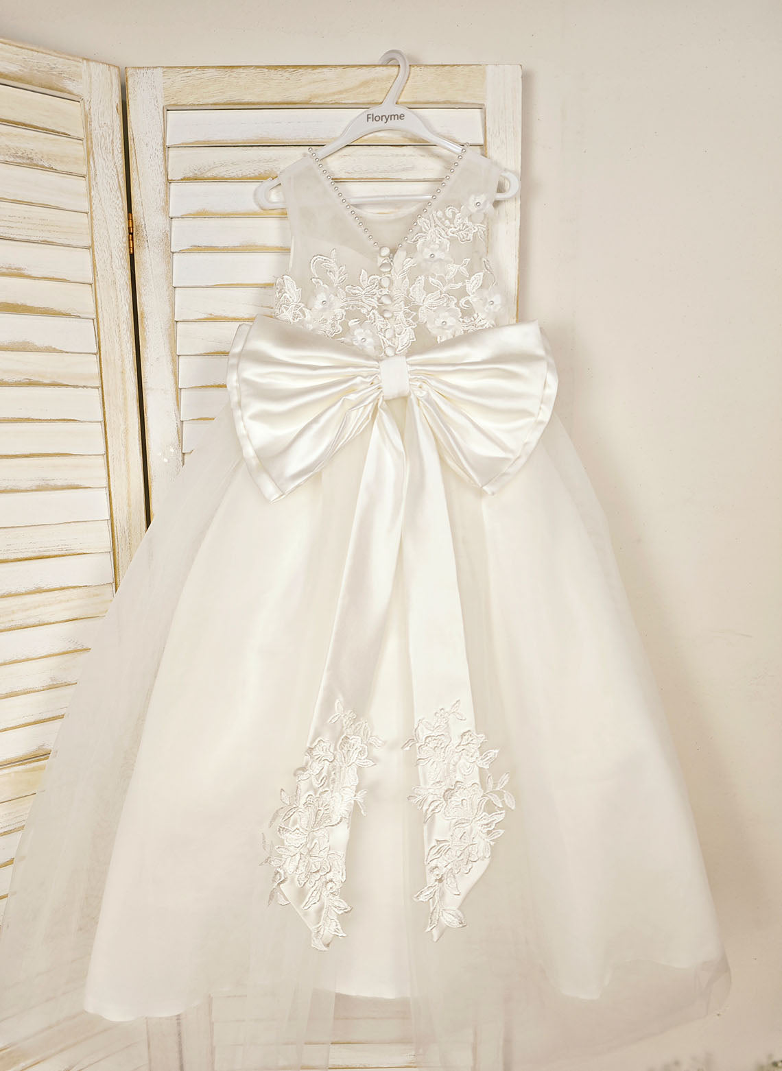 Floryme Ball-Gown Scoop Tulle/Satin Floor-length Flower Girl Dress With 3D Flower/Pearl/Bow